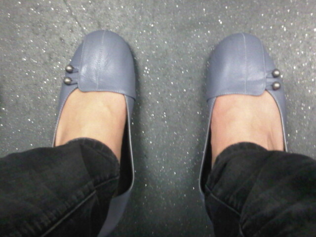 On the mtr – wore my chiang mai with little balls today but they are cutting up my feet :(